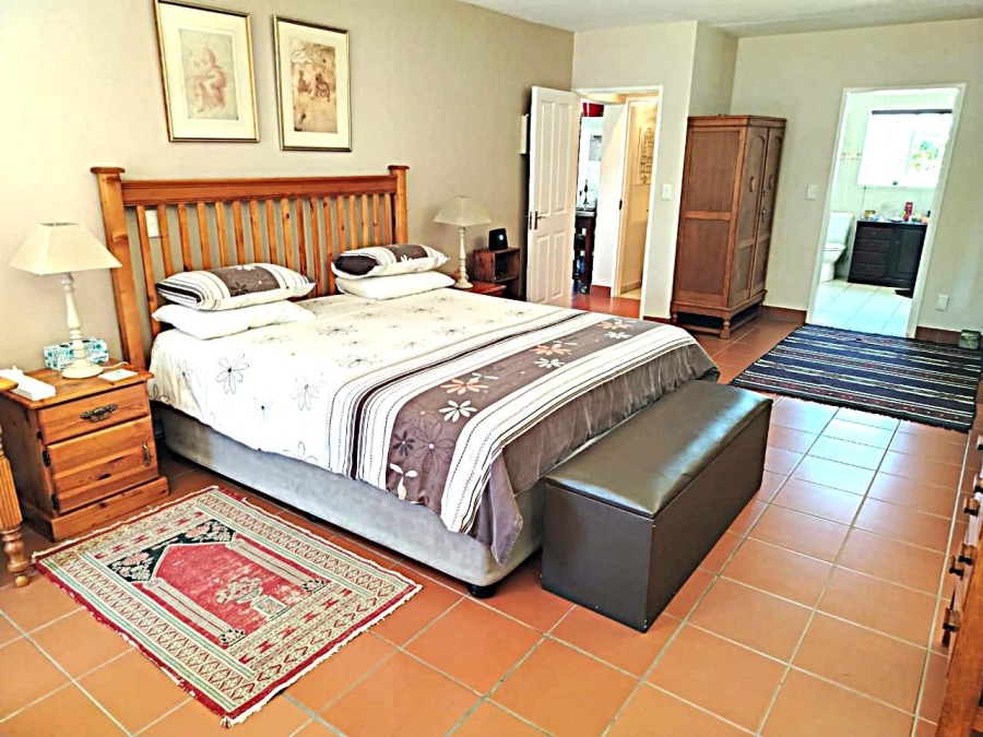 6 Bedroom Property for Sale in Vaal Dam Free State